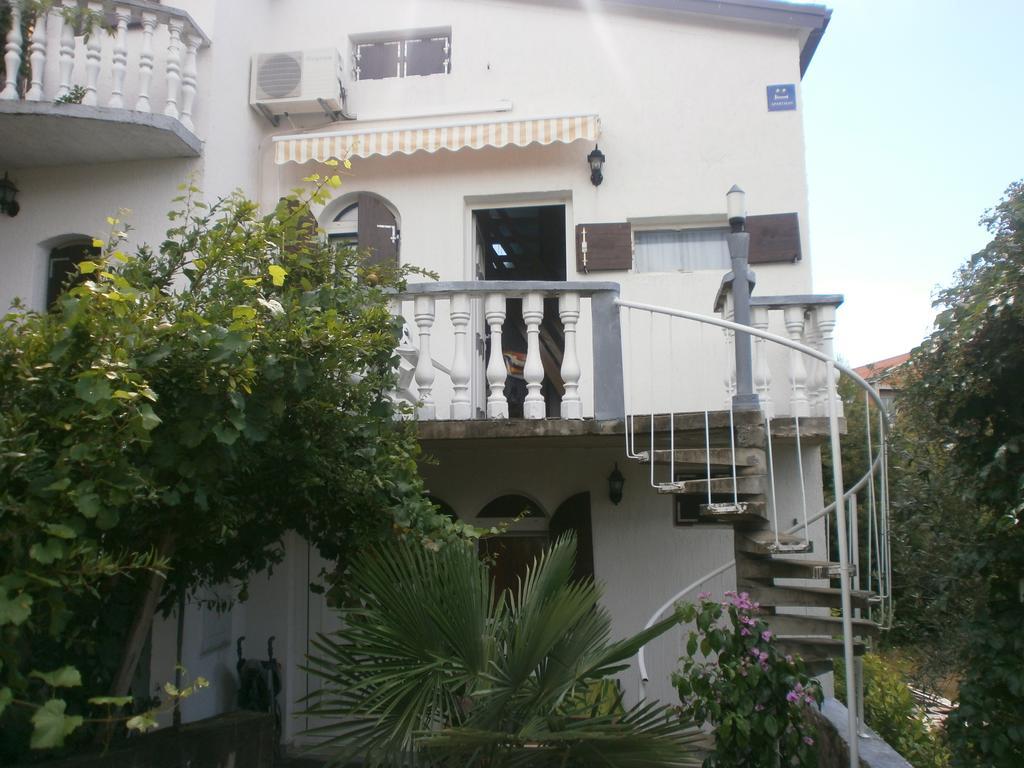 Apartmani Marija Starigrad Paklenica Εξωτερικό φωτογραφία
